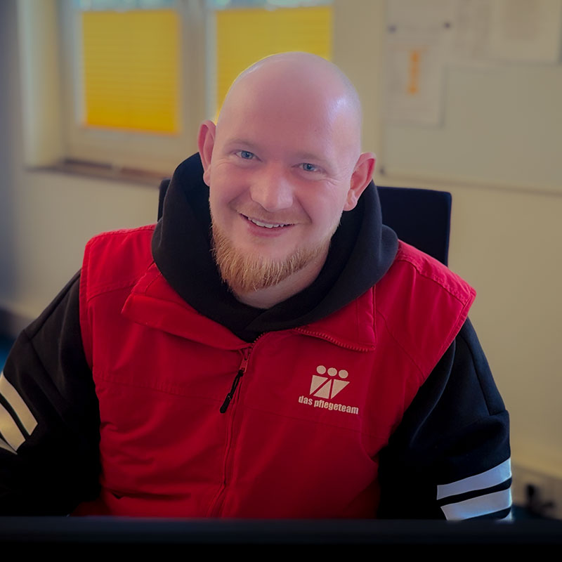 Das Pflegeteam - Simon Wolf, stellvertretende Pflegedienstleitung